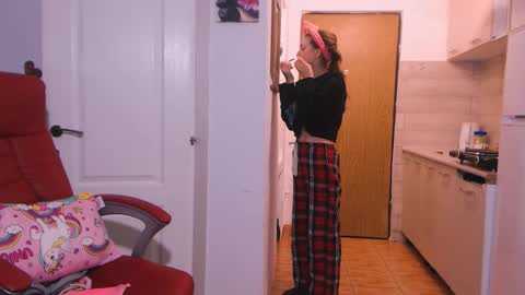 simyhvn online show from 01-17-26, 05:12