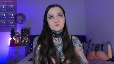 Ms. Sindel online show from 12-07-24, 01:40