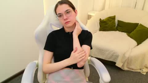 Snapshot of sindell_cryell chatting on 05-18-26, 09:09 sindell_cryell online show from 05-18-26, 09:09