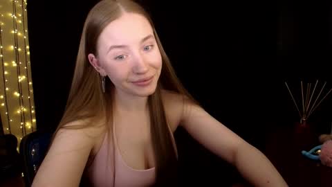 Sindi online show from 04-15-26, 03:19