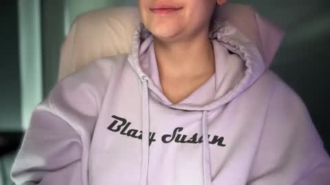 Sindra online show from 09-12-25, 03:34