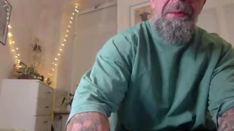 Snapshot of sinfein77 chatting on 09-26-25, 08:35 Maco and Shammy online show from 09-26-25, 08:35