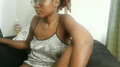 Snapshot of sinful_shadow chatting on 05-18-26, 09:15 sinful_shadow online show from 05-18-26, 09:15