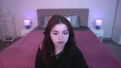 Snapshot of sinfulkittenn chatting on 06-04-26, 12:44 Kira online show from 06-04-26, 12:44