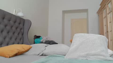 Snapshot of single_fox_4u chatting on 05-06-26, 07:13 Lina online show from 05-06-26, 07:13