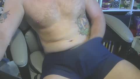 Snapshot of sinocular_media chatting on 09-24-25, 05:38 Tastis Toybox online show from 09-24-25, 05:38