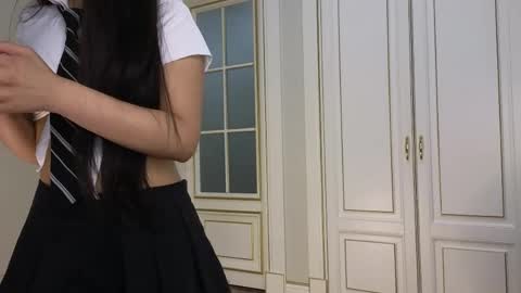 Snapshot of sinsemillaa chatting on 05-03-26, 03:18 Ellie online show from 05-03-26, 03:18