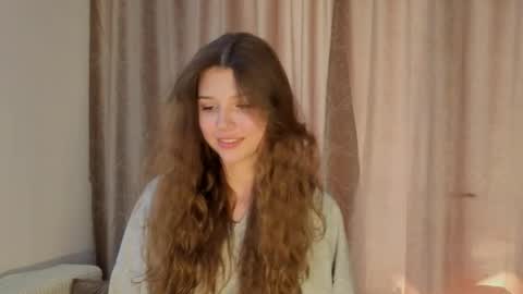 Snapshot of siobhanarquette chatting on 05-24-26, 01:05 Lia online show from 05-24-26, 01:05