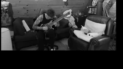 Snapshot of siphonophorstrings chatting on 10-10-25, 02:32 Dustbunnyfoofoo online show from 10-10-25, 02:32