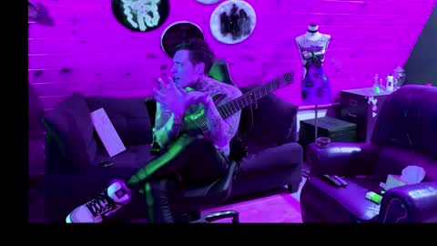 Snapshot of siphonophorstrings chatting on 11-16-25, 03:34 Dustbunnyfoofoo online show from 11-16-25, 03:34