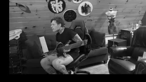 Snapshot of siphonophorstrings chatting on 11-17-25, 03:12 Dustbunnyfoofoo online show from 11-17-25, 03:12