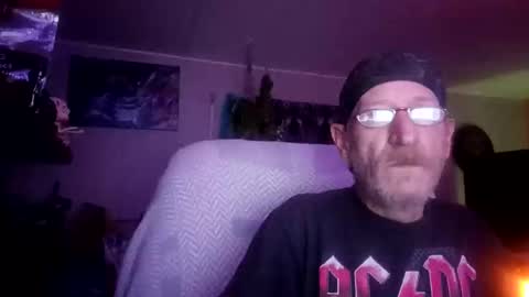 Snapshot of sir_cams_a_lot chatting on 11-19-25, 02:44 Sir cams online show from 11-19-25, 02:44