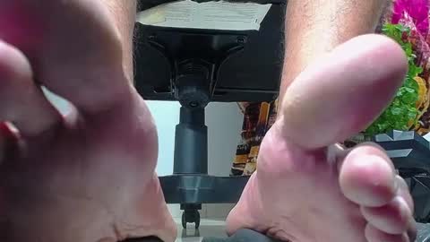 Snapshot of sir_kev66 chatting on 01-17-25, 01:36 only foot worshipers here online show from 01-17-25, 01:36