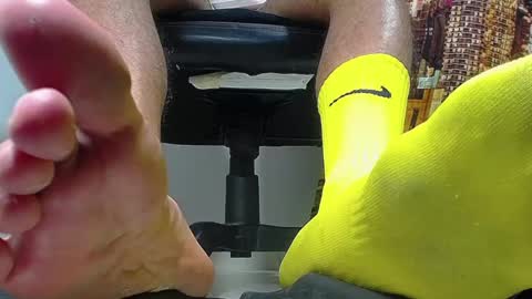 Snapshot of sir_kev66 chatting on 01-17-25, 11:29 only foot worshipers here online show from 01-17-25, 11:29