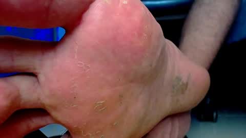Snapshot of sir_kev66 chatting on 09-16-25, 04:46 only foot worshipers here online show from 09-16-25, 04:46