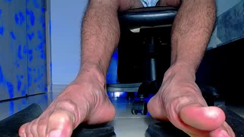Snapshot of sir_kev66 chatting on 09-26-25, 02:37 only foot worshipers here online show from 09-26-25, 02:37