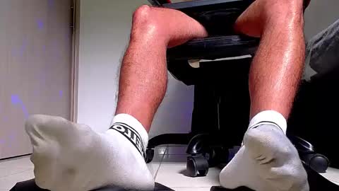 Snapshot of sir_kev66 chatting on 10-12-25, 05:56 only foot worshipers here online show from 10-12-25, 05:56