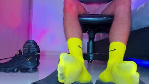 only foot                         worshipers here online show from 03-25-26, 06:08