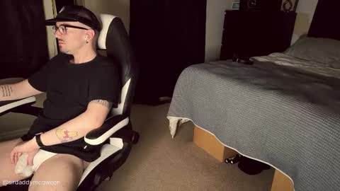 Snapshot of sirdaddymcqween chatting on 02-04-26, 07:03 Sir Daddy McQween online show from 02-04-26, 07:03