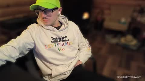 Snapshot of sirdaddymcqween chatting on 03-02-26, 03:41 Sir Daddy McQween online show from 03-02-26, 03:41