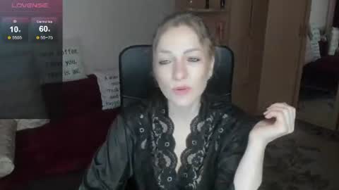 Snapshot of sirenasilk chatting on 06-20-26, 11:13 sirenasilk online show from 06-20-26, 11:13