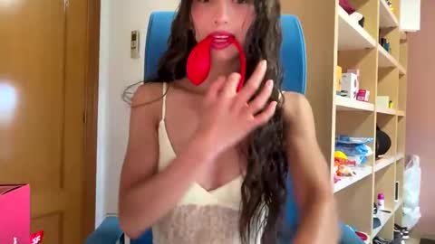 Snapshot of sirens_foxx chatting on 06-06-26, 06:34 Sirens foxx online show from 06-06-26, 06:34