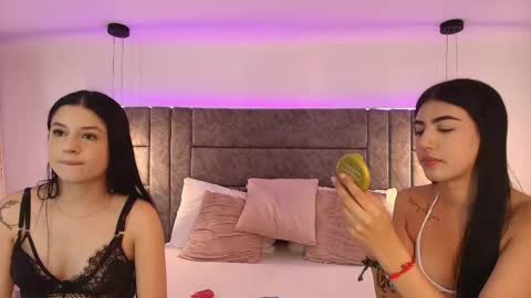 Snapshot of sirens_velvet__ chatting on 02-27-26, 08:53 Sirens online show from 02-27-26, 08:53