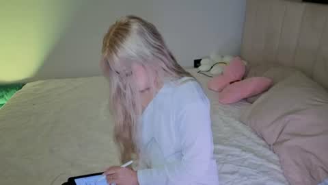 Snapshot of sirenveya chatting on 06-29-26, 07:03 sirenveya online show from 06-29-26, 07:03