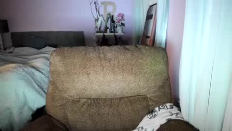 Snapshot of sissicassi chatting on 10-11-25, 06:45 carra combs online show from 10-11-25, 06:45