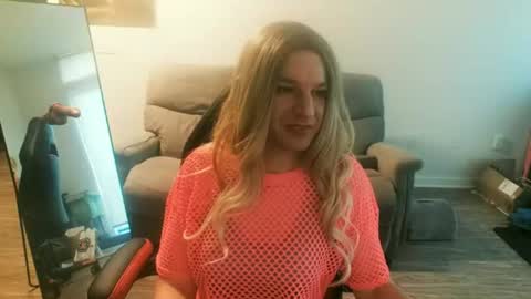 Snapshot of sissybex chatting on 06-18-26, 11:36 Sissy Bex online show from 06-18-26, 11:36