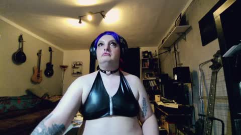 Snapshot of sissylovedoll chatting on 06-06-26, 02:05 Tiffany Candy online show from 06-06-26, 02:05