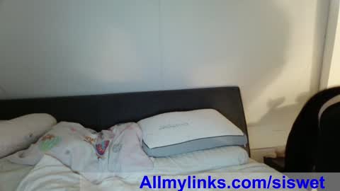 Elise online show from 12-05-25, 01:09