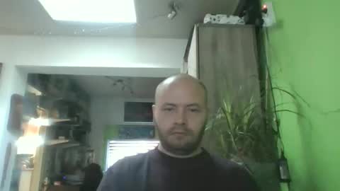 sixten19795 online show from 11-19-25, 08:47