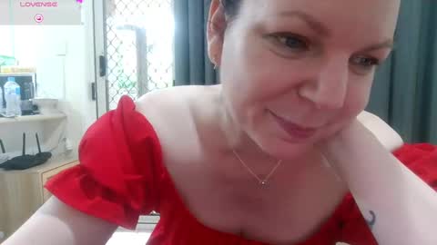 sizzlemewet online show from 12-10-24, 04:34