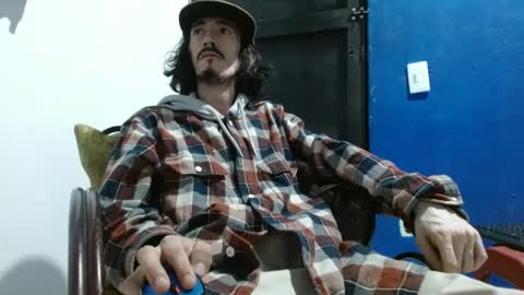 Snapshot of sk8sir chatting on 06-22-26, 04:20 sk8sir online show from 06-22-26, 04:20