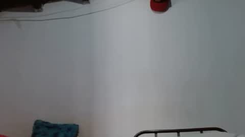 Snapshot of sk8sir chatting on 07-28-26, 01:43 sk8sir online show from 07-28-26, 01:43