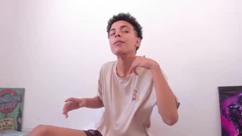 skady_coronado online show from 12-18-24, 03:55