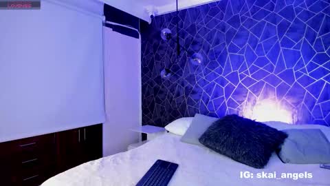 SKAILYN ANGELS online show from 11-25-25, 06:02