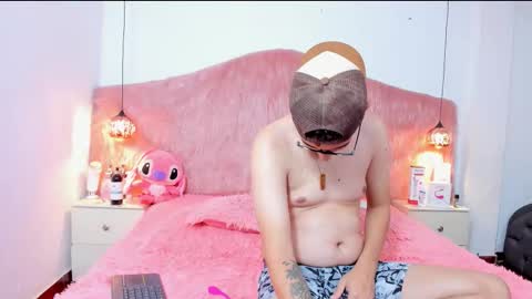 skarletruiz online show from 11-17-25, 03:51