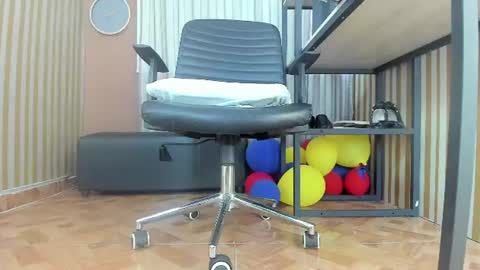 skarlettbarnes online show from 07-27-26, 12:01