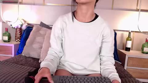 Skay  online show from 11-11-25, 01:33