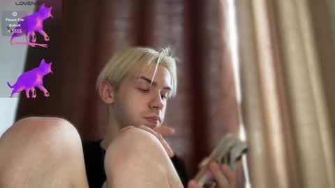 Snapshot of skibatryanka chatting on 06-25-26, 04:44 SKIBA online show from 06-25-26, 04:44