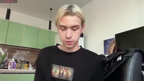 Snapshot of skibatryanka chatting on 06-30-26, 05:14 SKIBA online show from 06-30-26, 05:14