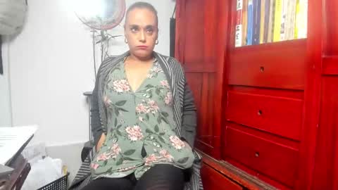 TINNA online show from 10-21-25, 05:46