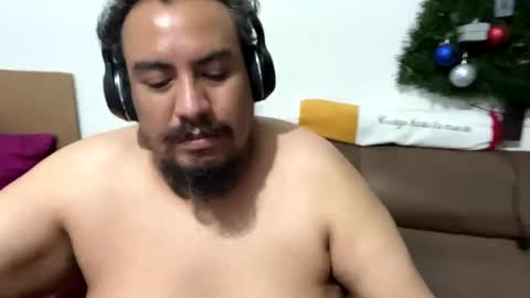 Snapshot of skinhell chatting on 01-15-25, 02:27 Elias online show from 01-15-25, 02:27