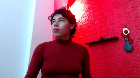 Snapshot of skinny18sexy chatting on 02-23-26, 02:03 skinny online show from 02-23-26, 02:03