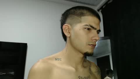Snapshot of skinny_badboy chatting on 12-28-24, 03:04 E R O S online show from 12-28-24, 03:04