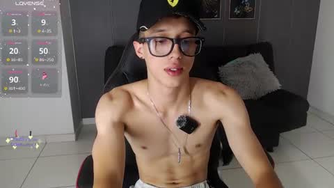 Snapshot of skinny_bigcock20 chatting on 06-26-26, 08:46 skinny_bigcock20 online show from 06-26-26, 08:46