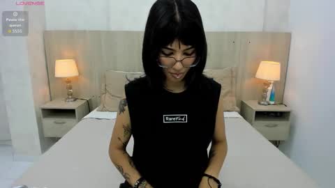 Emily Rojas online show from 10-14-25, 07:25