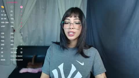 Snapshot of skinny_emily chatting on 05-21-26, 09:00 Emily Rojas online show from 05-21-26, 09:00